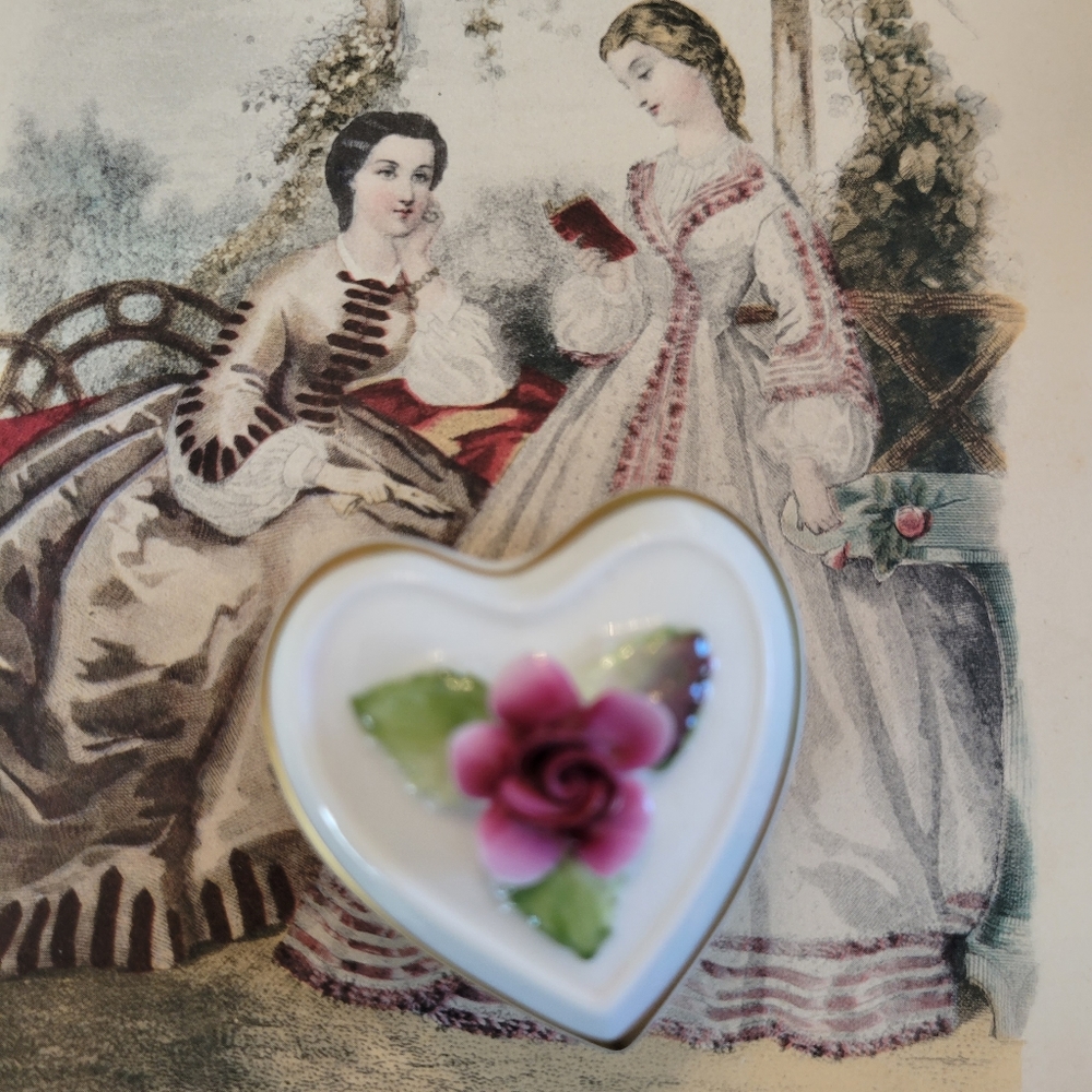Vintage Crown Staffordshire Heart Shaped Trinket Box w/Rose ~ Bone China